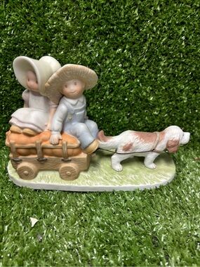 Vintage 1993 Homco Circle of Friends "Fall's Bounty" Masterpiece.